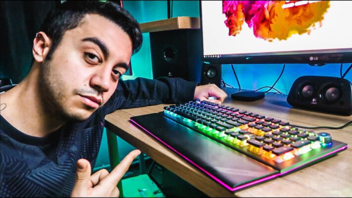 İnanılmaz İnce Rgb Mekani̇k Klavye  
