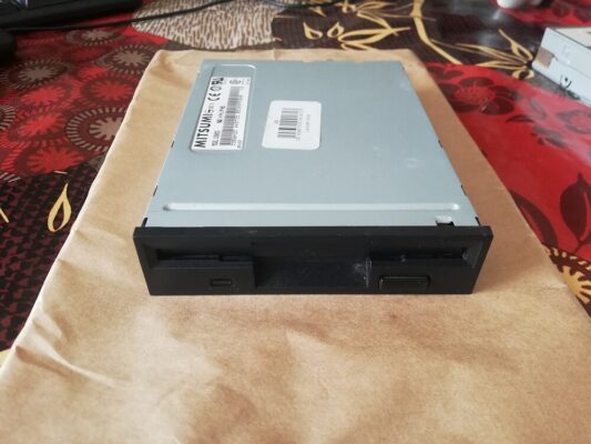 1.44mb disket floppy disk driver disket okuyucu yazıcı  