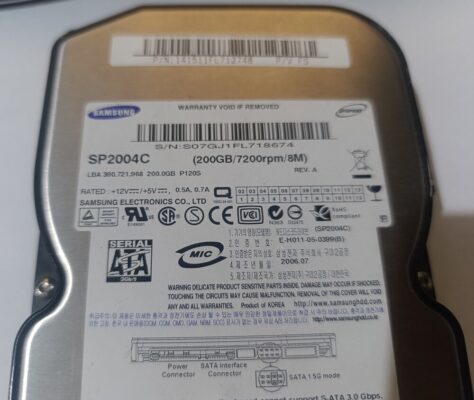 3.5 inç SP2004C 200 gb sata masa üstü sabit disk  