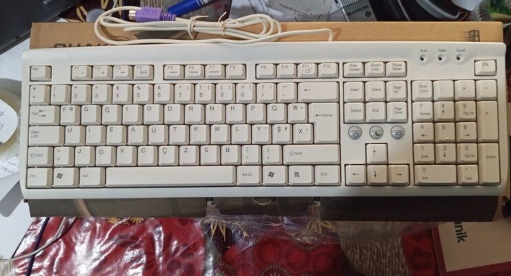 ps2 f klavye ps2 uçlu klavye igne uclu klavye f türkçe klavye pc klavye  