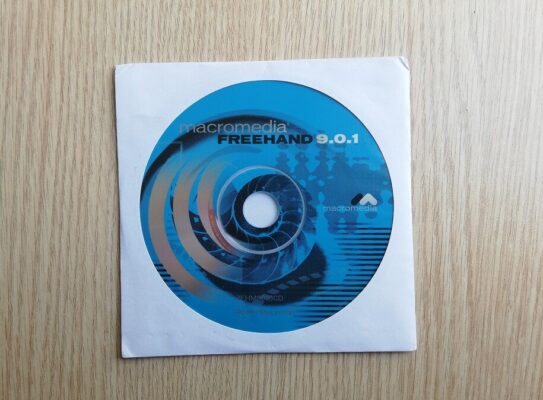 orjinal macromedia freehand 9 kurulum cd  