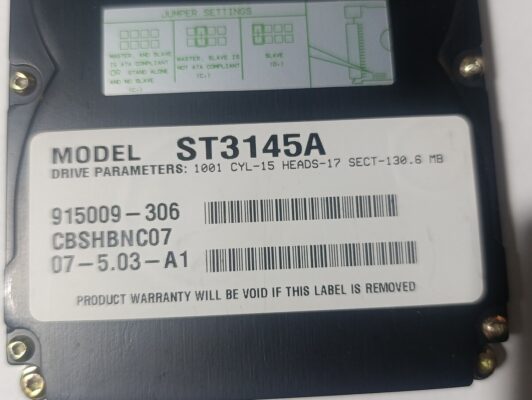 130 megabyte hard disk windows 3.1 yüklü  