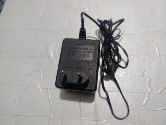 AD-091AB 9v 1a adaptör 9 volt 1 amper  