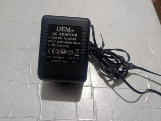 AD-091AB 9v 1a adaptör 9 volt 1 amper  